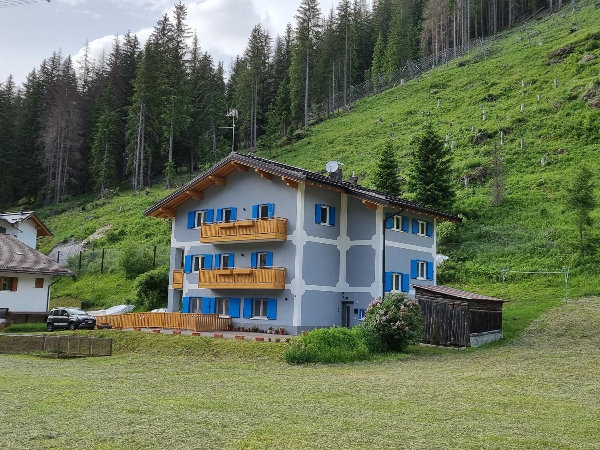 Ciamorc Relax & Sport Appartament For Max 2 Adults 1 Child 1 Infant Apartment Canazei